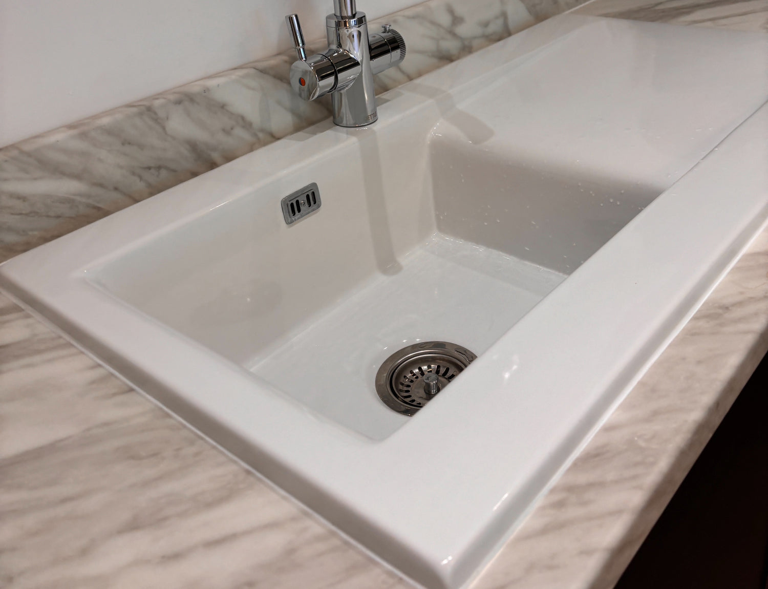 Kitchen Sinks & Taps